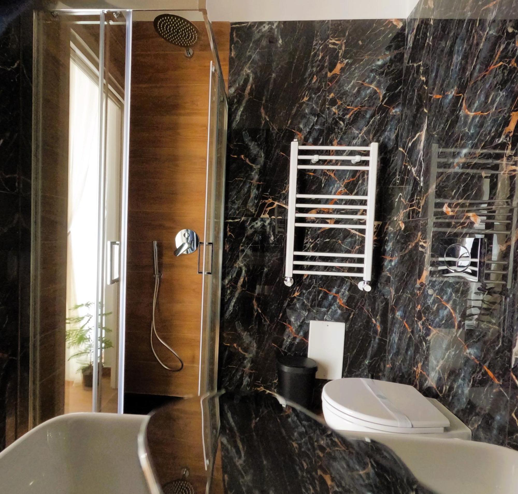 Blackwoody Contemporary - Centro Storico *