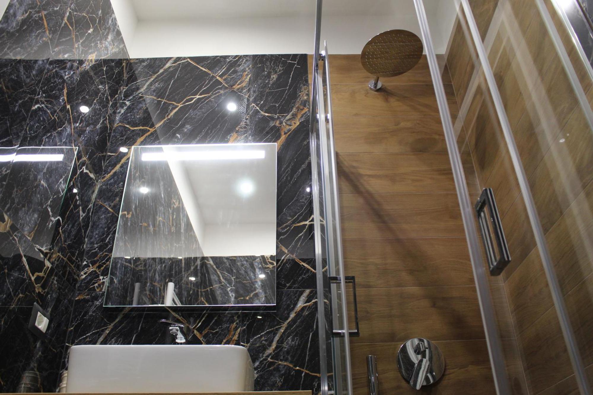 Blackwoody Contemporary - Centro Storico *