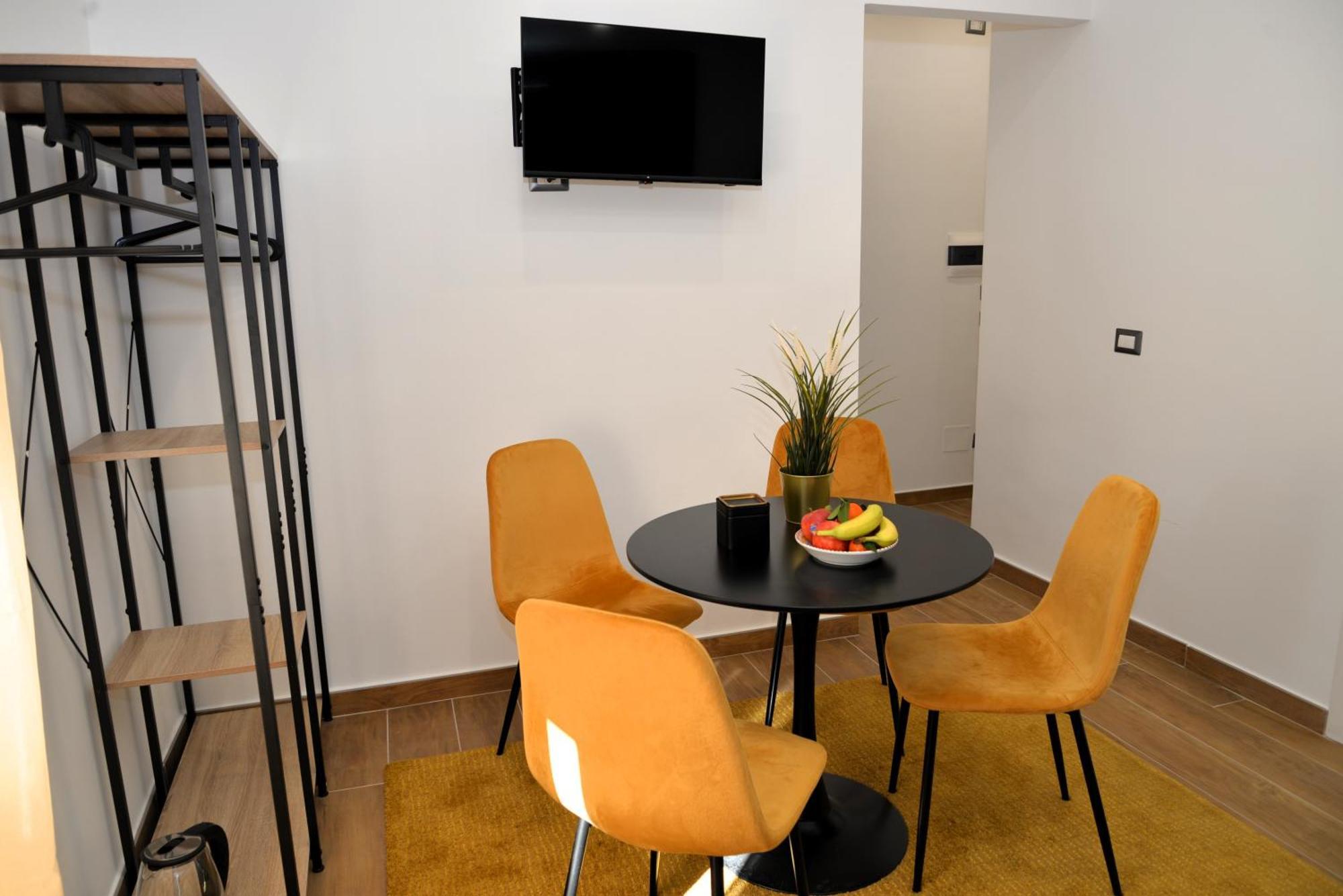 Blackwoody Contemporary - Centro Storico Guest house