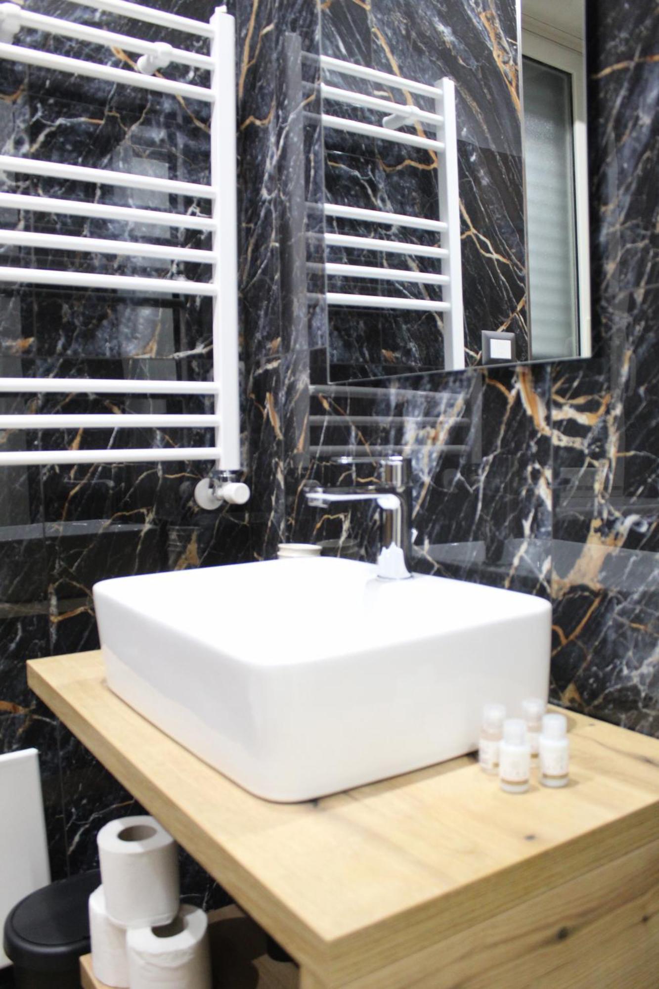 Blackwoody Contemporary - Centro Storico Guest house *
