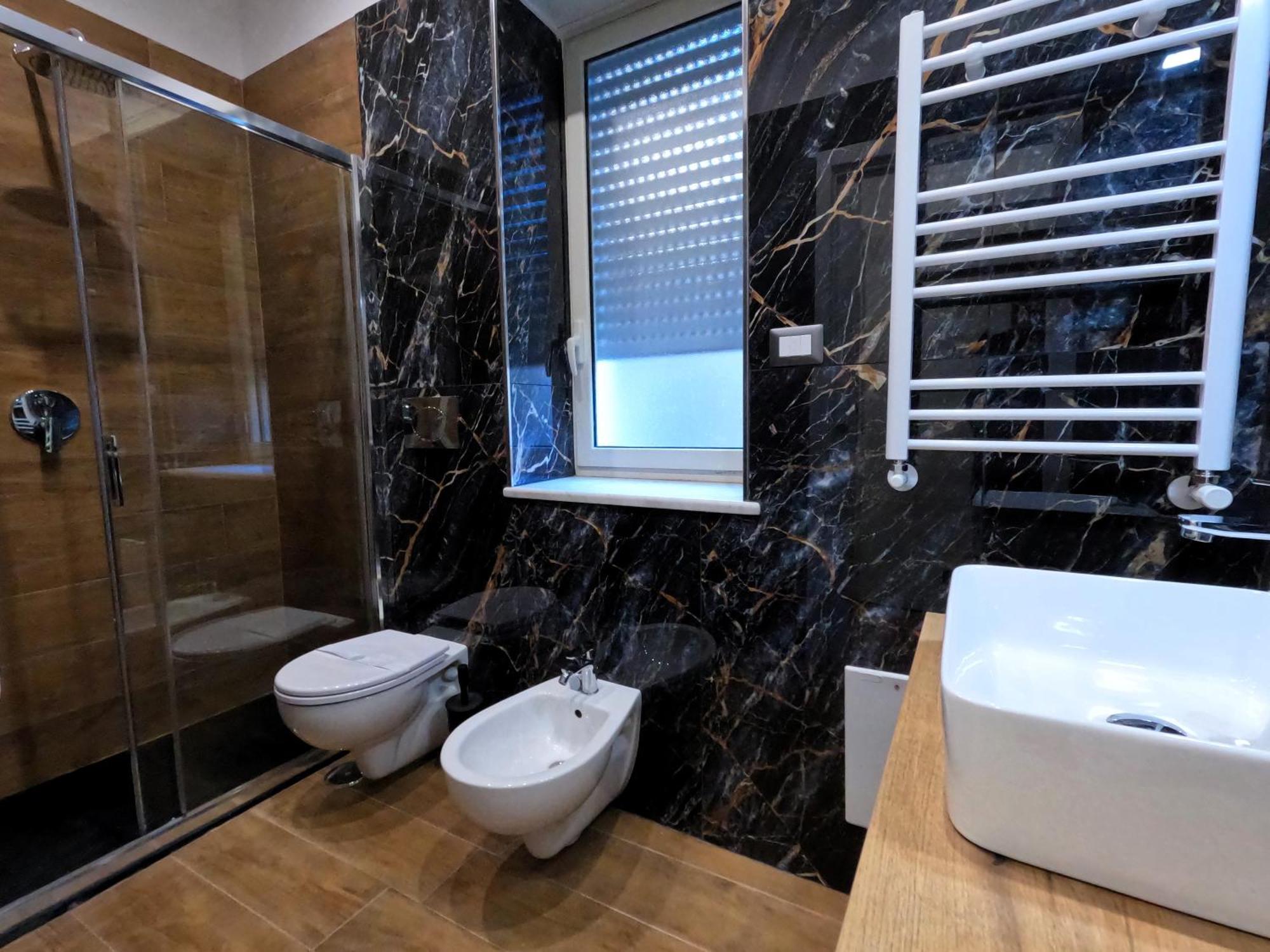 Blackwoody Contemporary - Centro Storico Guest house *