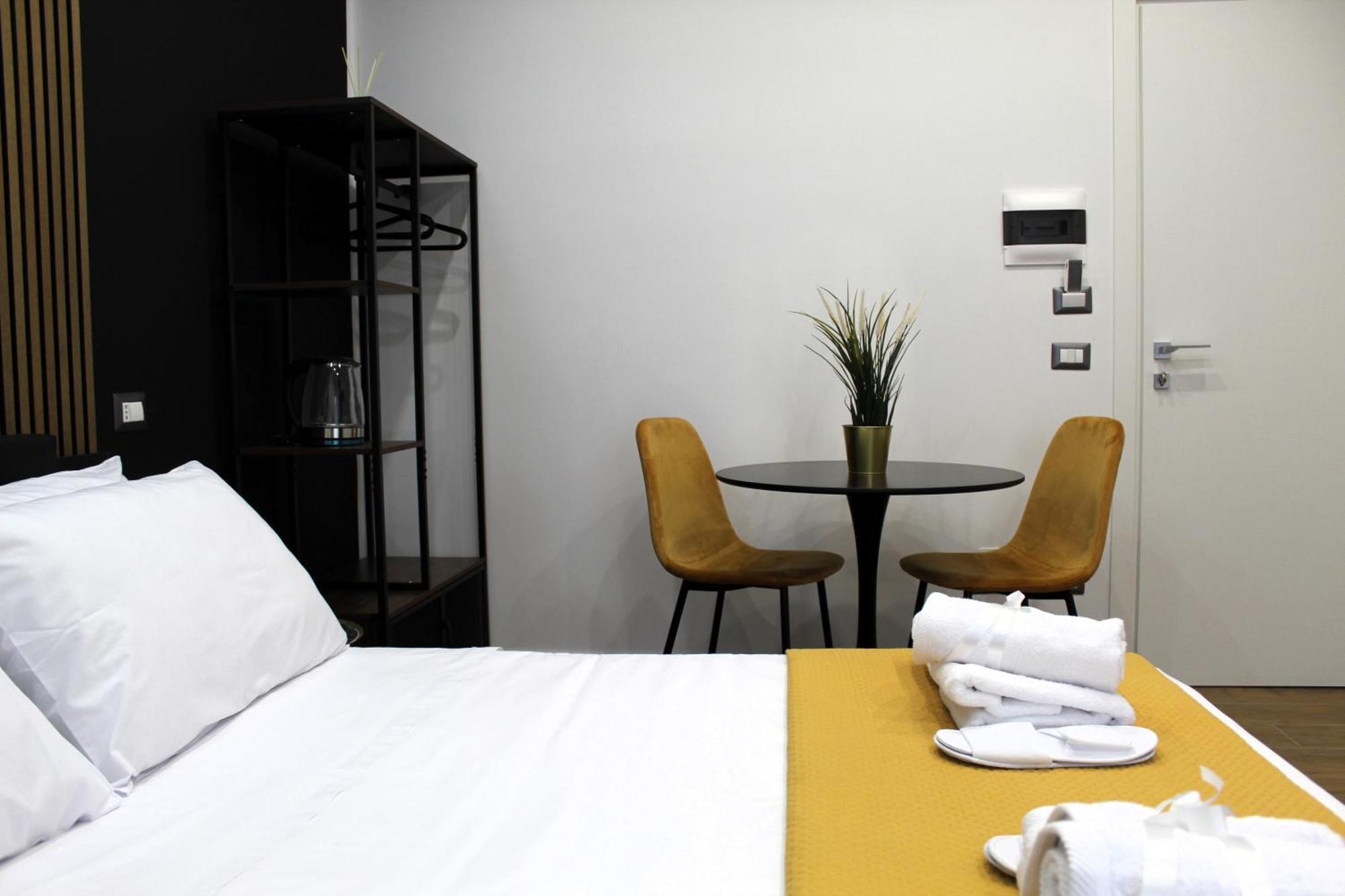 Blackwoody Contemporary - Centro Storico * Naples